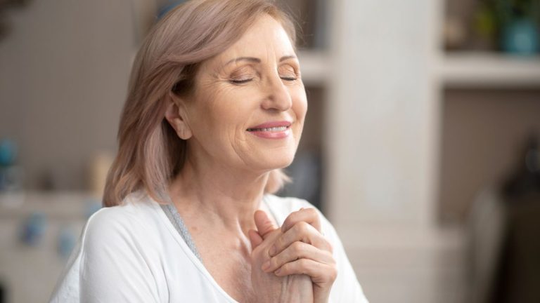 Día Mundial de la Menopausia ¿Cómo la atención integral puede transformar la calidad de vida femenina
