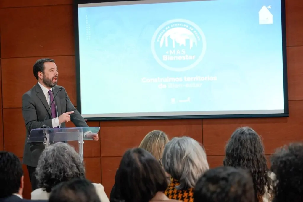 Distrito firma convenios con EPS y Subredes para implementar el Modelo Salud MAS Bienestar 03