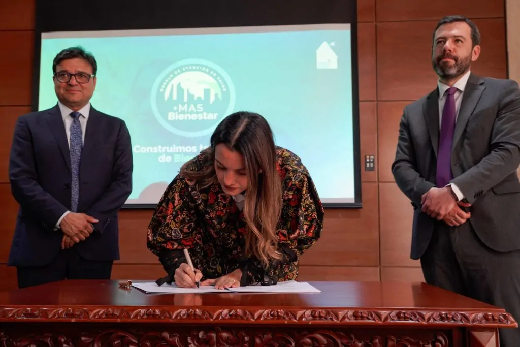 Distrito firma convenios con EPS y Subredes para implementar el Modelo Salud MAS Bienestar 07