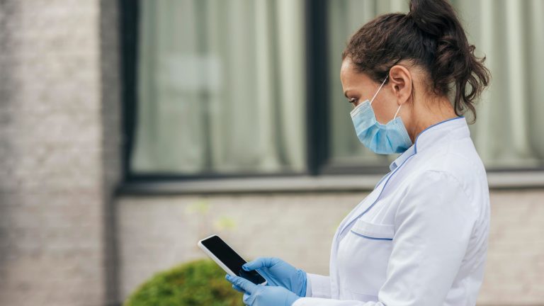 Ministerio de Salud de Argentina elimina la fecha de vencimiento en credenciales digitales de profesionales de la salud