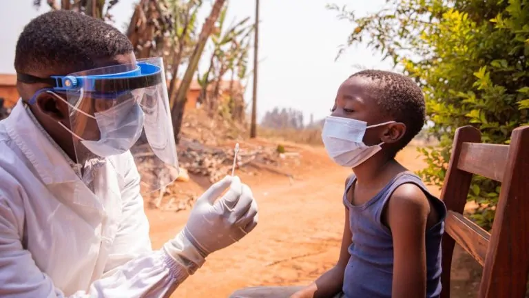 Reforma a la Salud 64 OMS acelera el diagnóstico de la viruela símica con nuevas pruebas en su lista de uso en emergencias