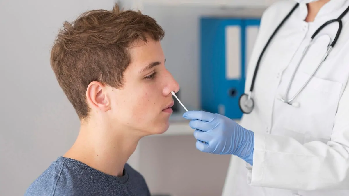 COVID-19 cinco años después, la OMS alerta sobre riesgos persistentes