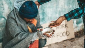 Más deuda, menos salud ¿cuánto cuesta el desarrollo de los países