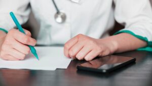 Prima del seguro de salud en Colombia 2025 ¿decisión político-ideológica sin sustento técnico