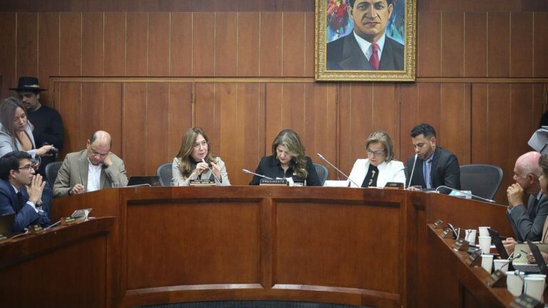 Reforma a la salud 2.0 Senado advierte sobre los peligros de recentralización y su impacto en la autonomía territorial y gobernanza