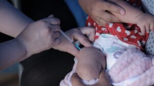 Bogotá refuerza llamado a la vacunación contra la tos ferina ante aumento de mortalidad infantil