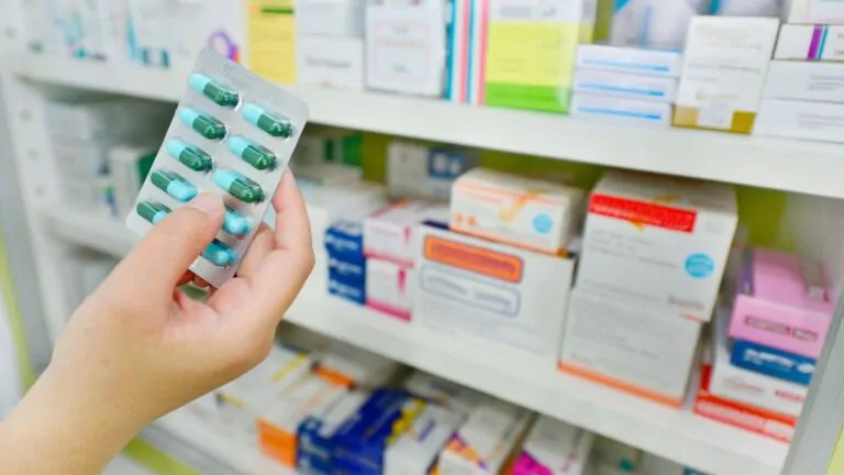 Corte Constitucional reafirma deber de EPS de garantizar suministro oportuno de medicamentos, incluso en casos de desabastecimiento
