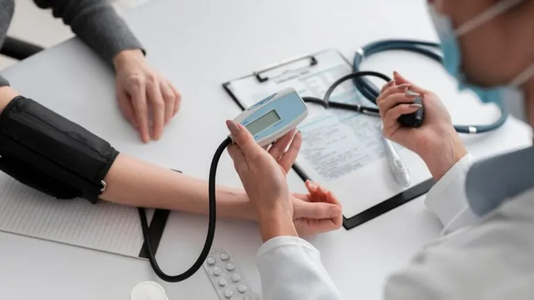 Decreto sin Congreso polémica por intento de implementar modelo de atención en salud por vía administrativa