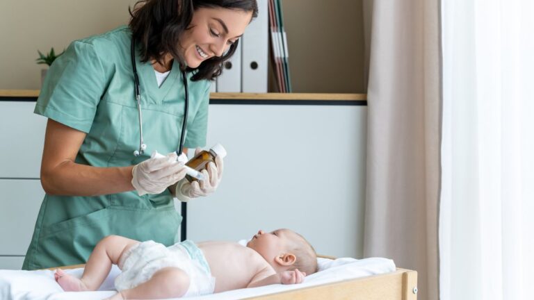 Enfermería neonatal: práctica avanzada para recién nacidos y sus familias