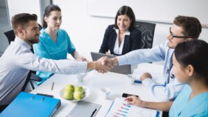 Organizaciones del sector salud proponen metodología de consenso para enfrentar la crisis del sistema conoce los 10 puntos clave