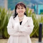 Liderazgo con propósito en salud: Claudia Sterling, una de las 100 mujeres más poderosas de Colombia según Forbes
