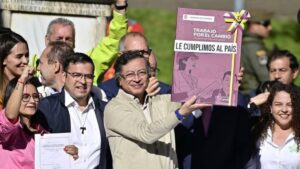 ATENCIÓN Presidente Gustavo Petro sanciona la Reforma Laboral estos son los principales cambios que entran en vigor