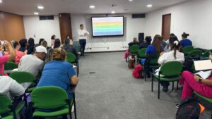 Manizales fortalece su atención primaria con actualización médica en vacunación y salud reproductiva