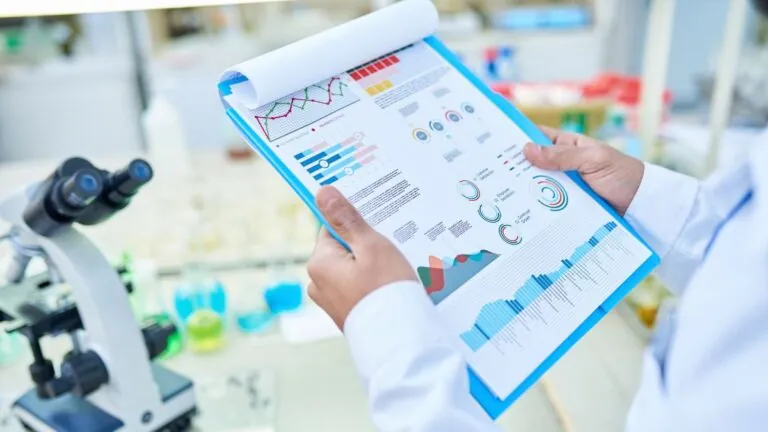 Reino Unido advierte sobre brecha de sostenibilidad financiera en investigación UKRI publica hoja de ruta 2025
