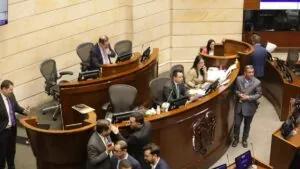 Reforma constitucional chilena reduce sueldos de funcionarios de Estado 1 Congreso aprueba Presupuesto General de la Nación 2026 por $546,9 billones salud contará con $78,1 billones