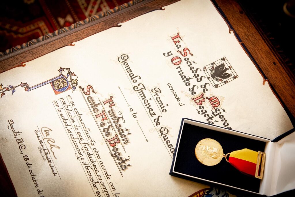 Fundacion Santa Fe de Bogota gana el Premio Gonzalo Jimenez de Quesada 2025 y advierte los tres grandes retos de la salud en Colombia2