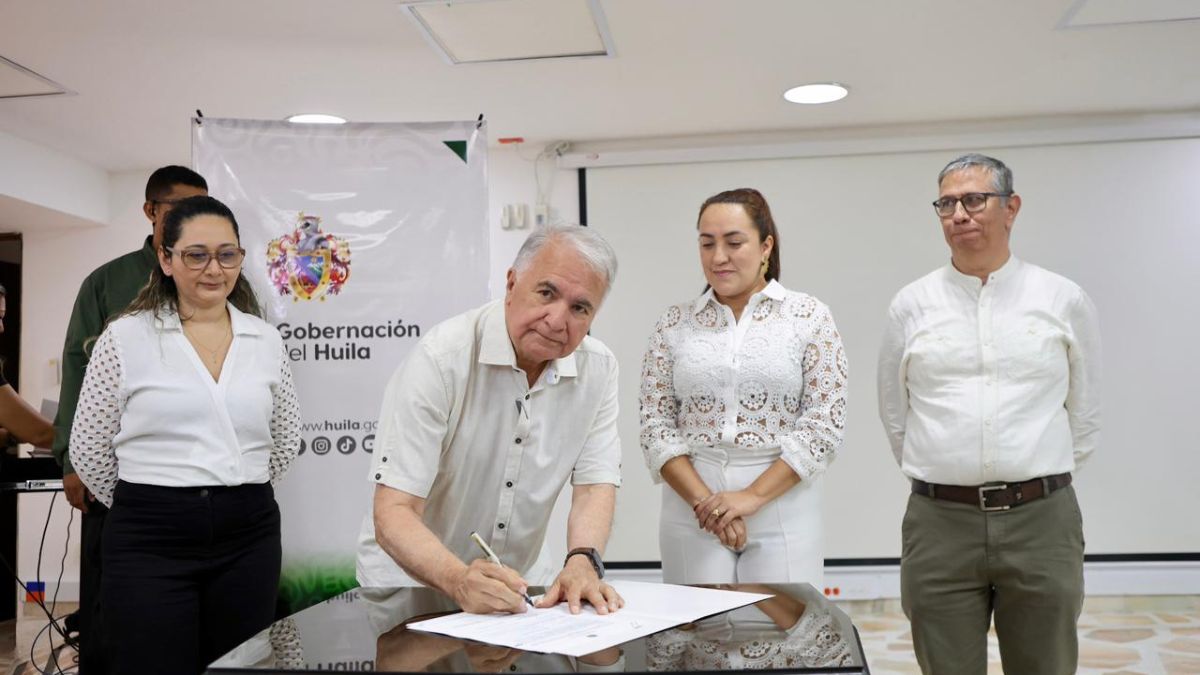 Gobierno del Huila amplía inversión en equipamiento médico y red de ambulancias