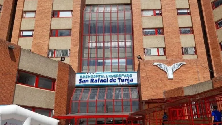 Hospital San Rafael de Tunja fortalece la red de salud de Boyacá con dotación médica al Hospital de Aquitania