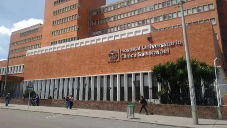 Hospital San Rafael en Bogotá aclara que salida de 58 especialistas obedece a ajustes contractuales por crisis del sector salud