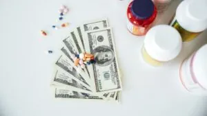 La economía moral del cáncer: por qué la industria farmacéutica tiene el deber de negociar sus precios y otras ideas incómodas