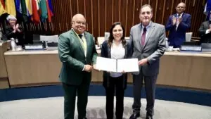 OPS premia al Minsa por liderazgo en salud mental y expansion del modelo comunitario en Peru