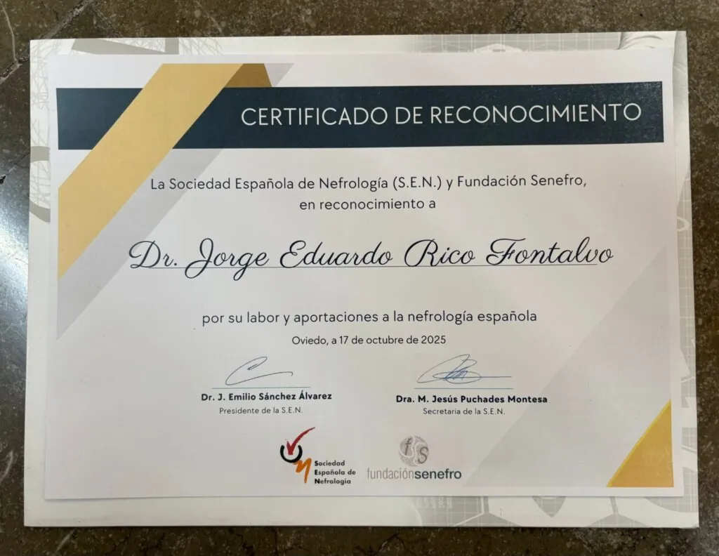 Sociedad Española de Nefrología otorga reconocimiento al Dr. Jorge Rico Fontalvo por su labor en la cooperación científica 1 WhatsApp Image 2025 10 20 at 8.24.13 AM 2 1