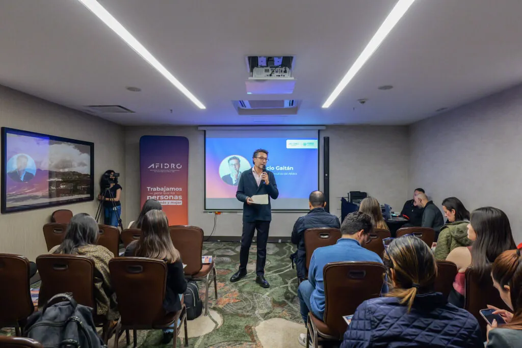 AFIDRO y PROESA presentan tres rutas urgentes para recuperar el acceso el financiamiento y la regulacion del sistema de salud2