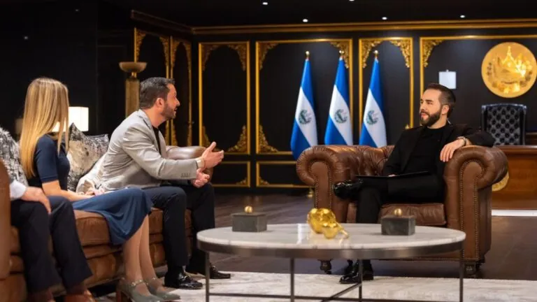 DoctorSV El Salvador lanza su plataforma pública de salud con inteligencia artificial desarrollada junto a Google