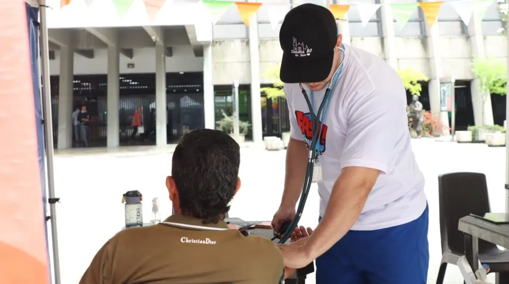 Medellín reporta cero muertes por accidente cerebrovascular y consolida su red de atención temprana 1 Medellin reporta cero muertes por accidente cerebrovascular y consolida su red de atencion temprana2