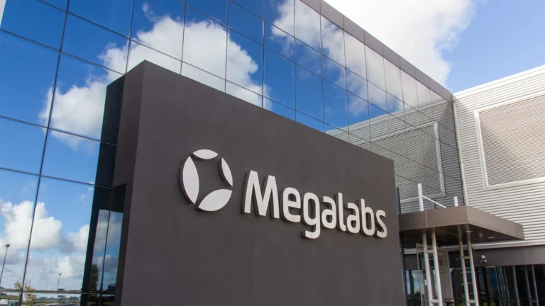El quinquenio que reconfiguró a Megalabs evolución cultural, innovación y el surgimiento de una casa madre farmacéutica en la región