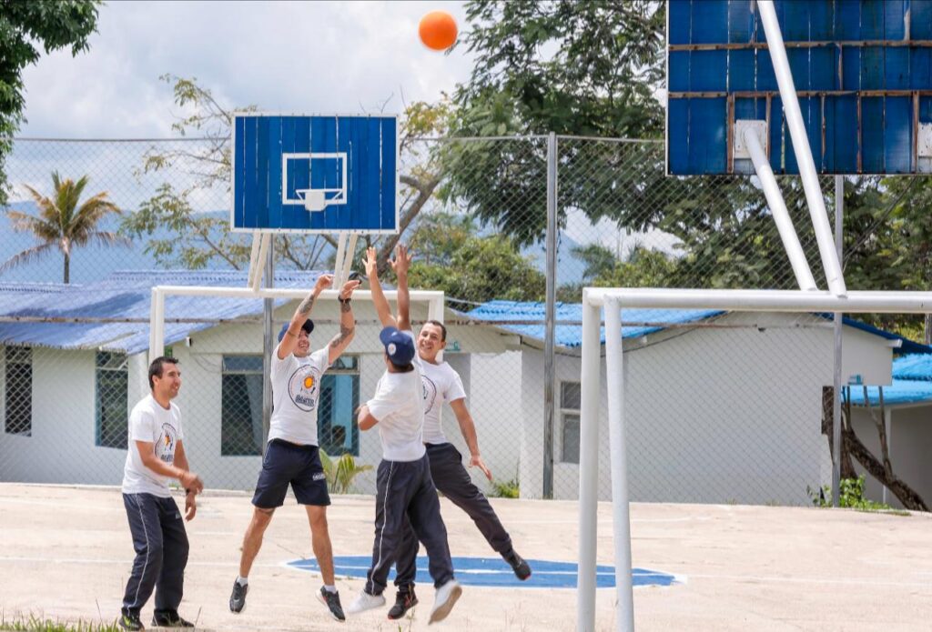 Fundacion La Luz IPS 30 anos de tratamiento prevencion e investigacion en adicciones 04