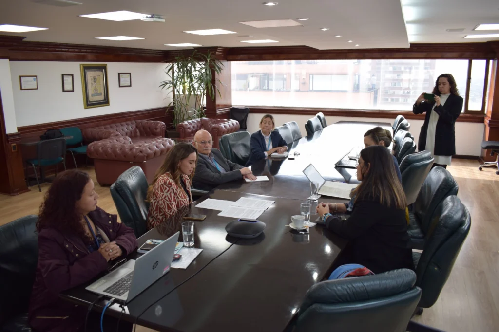 Invima y la Agencia Francesa de Desarrollo suscriben acuerdo para fortalecer la cooperación regulatoria en medicamentos 1 Invima y la Agencia Francesa de Desarrollo suscriben acuerdo para fortalecer la cooperacion regulatoria en medicamentos4