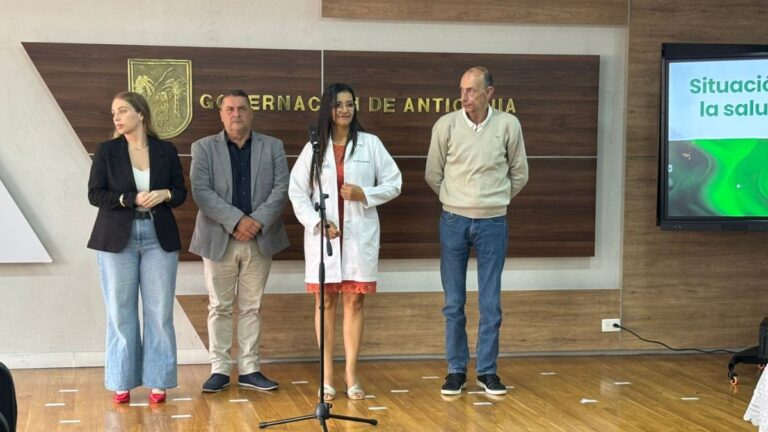 Antioquia prende alarmas por deuda EPS de 8 billones y advierte riesgo de colapso en la red hospitalaria
