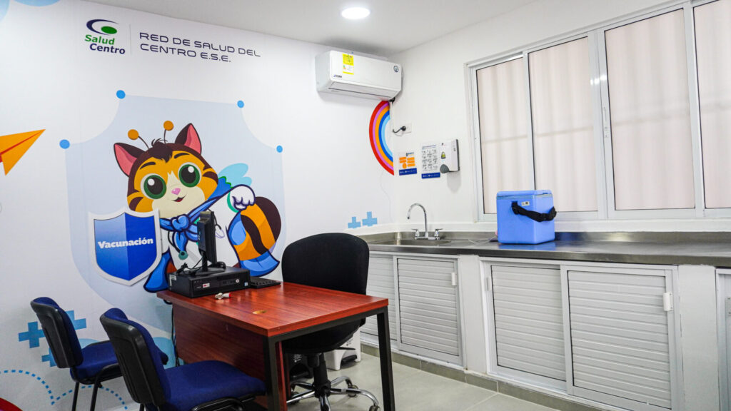 Reapertura de la IPS Aguablanca en Cali 04.jpg