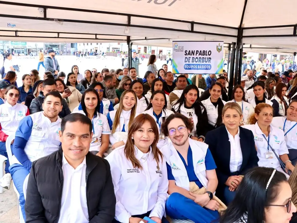 Boyacá refuerza su red pública con 34 vehículos de transporte asistencial 2 Boyaca fortalece la salud territorial con entrega de vehiculos de transporte asistencialL 1024x771 1