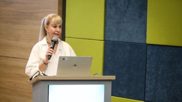 Gobernadora del Valle pide plan territorializado tras orden de liquidar EPS