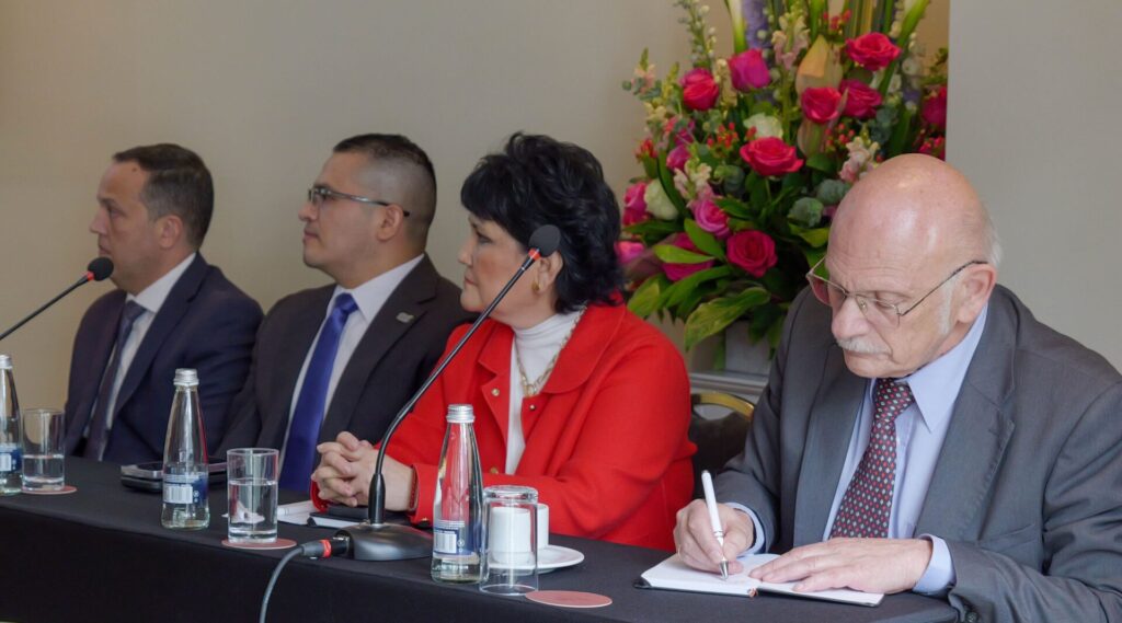 ASINFAR e INVIMA impulsan agenda con agencias sanitarias para fortalecer la regulacion farmaceutica en America Latina 01