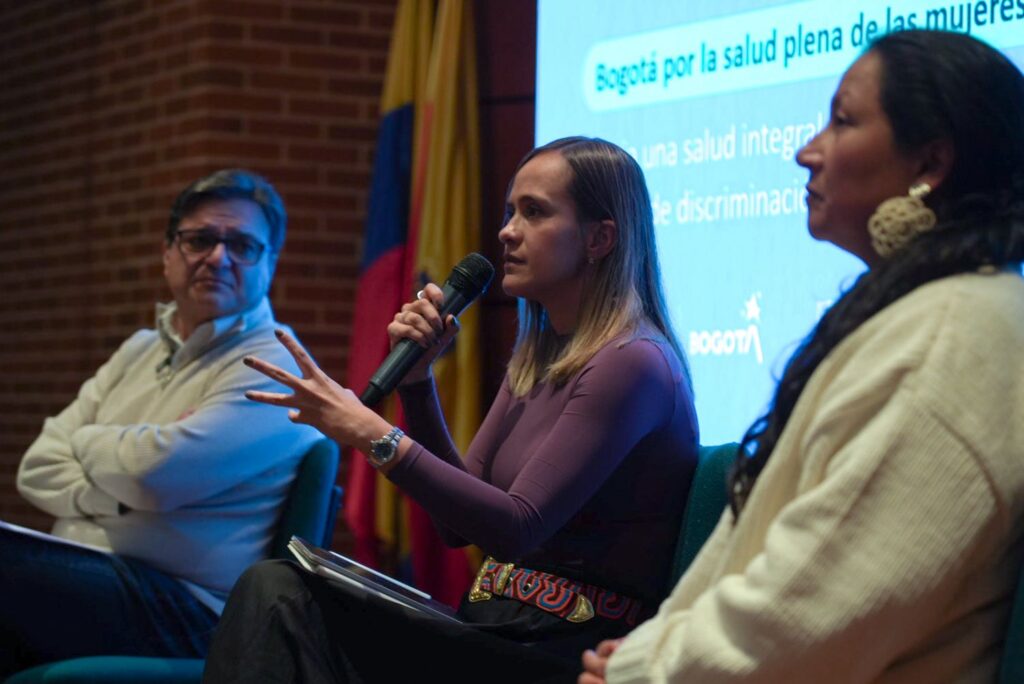 Bogota fortalece la atencion integral de las mujeres con enfoque de genero territorio y curso de vida 03