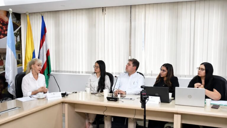 Gobernación del Valle y Supersalud articulan plan ante crisis hospitalaria y sobreocupación UCI
