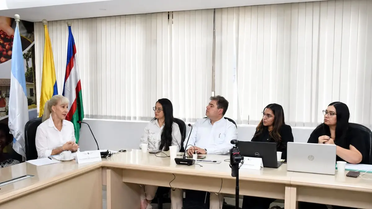 Gobernación del Valle y Supersalud articulan plan ante crisis hospitalaria y sobreocupación UCI