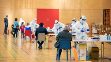 5 obstáculos del COVAX para realizar una vacunación masiva