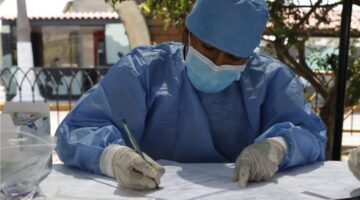 Abren convocatorias en Perú a profesionales de la salud