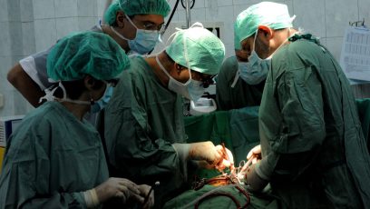 Ácido tranexámico reduciría el riesgo de hemorragias en cirugías de riesgo cardiovascular