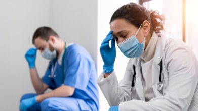 Agresiones a médicos alcanzan récord histórico en España, una cada diez horas