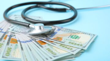 América Latina proyecta reducción en tasas de costos médicos para 2025 informe