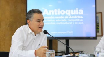 Aníbal Gaviria renuncia a la junta directiva de la ADRES