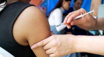 Bogotá consolida protección temprana contra el VSR en menores de seis meses durante pico respiratorio