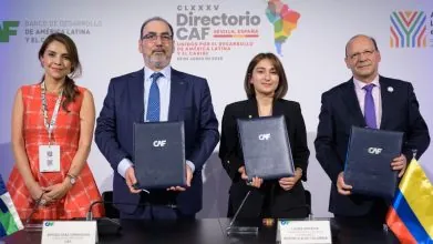 CAF aprueba más de USD 740 millones para salud mental, sostenibilidad ambiental y conectividad aérea en Colombia