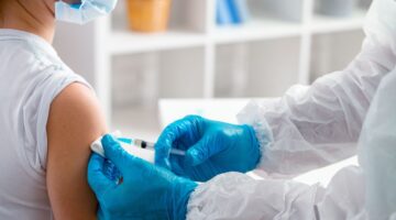 Chile lidera la vacunación en América Latina y refuerza la confianza frente a la desinformación