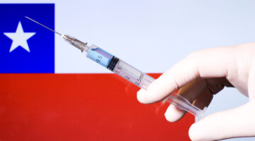 Chile lidera vacunacion en America Latina